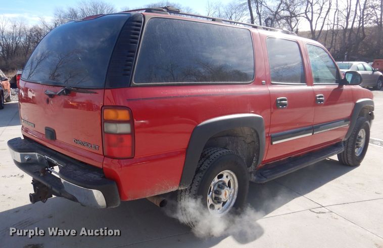 image for item IO9369 2001 Chevrolet Suburban 2500  SUV