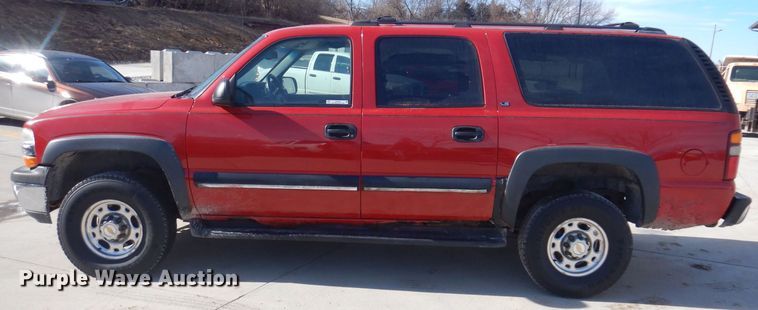 image for item IO9369 2001 Chevrolet Suburban 2500  SUV
