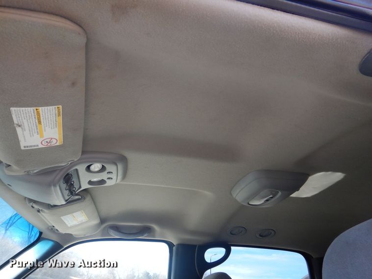 image for item IO9369 2001 Chevrolet Suburban 2500  SUV