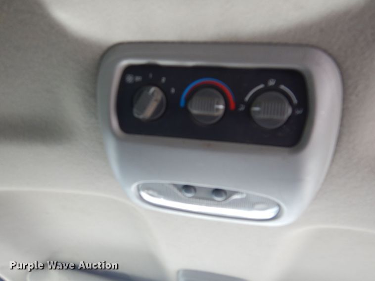 image for item IO9369 2001 Chevrolet Suburban 2500  SUV