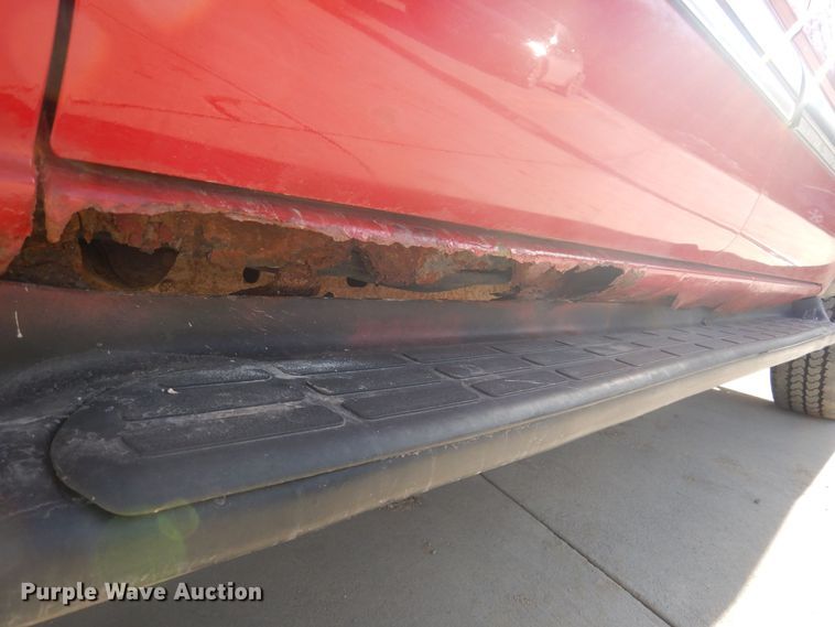 image for item IO9369 2001 Chevrolet Suburban 2500  SUV