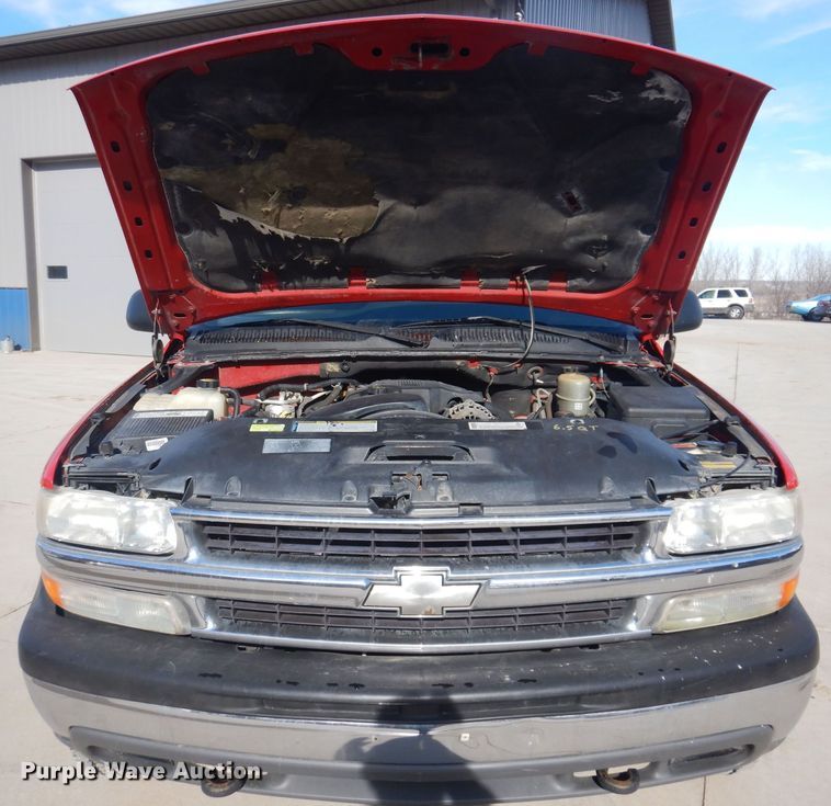 image for item IO9369 2001 Chevrolet Suburban 2500  SUV