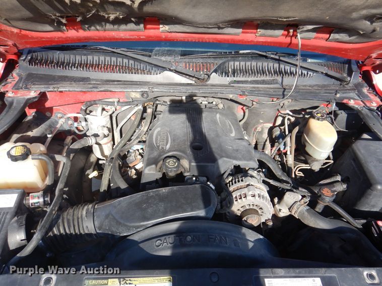 image for item IO9369 2001 Chevrolet Suburban 2500  SUV