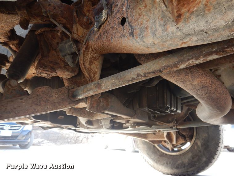 image for item IO9369 2001 Chevrolet Suburban 2500  SUV