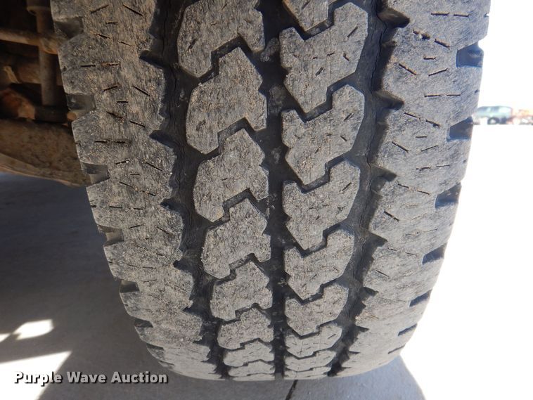 image for item IO9369 2001 Chevrolet Suburban 2500  SUV