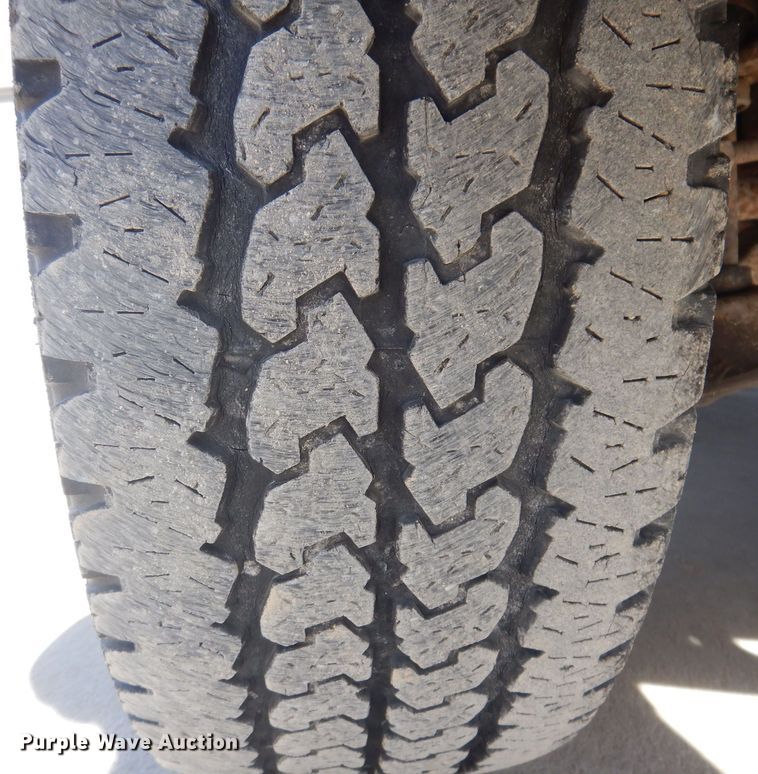 image for item IO9369 2001 Chevrolet Suburban 2500  SUV