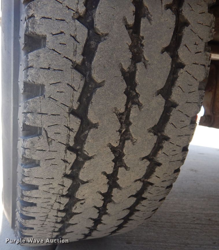 image for item IO9369 2001 Chevrolet Suburban 2500  SUV