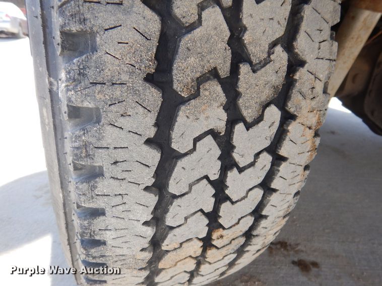 image for item IO9369 2001 Chevrolet Suburban 2500  SUV