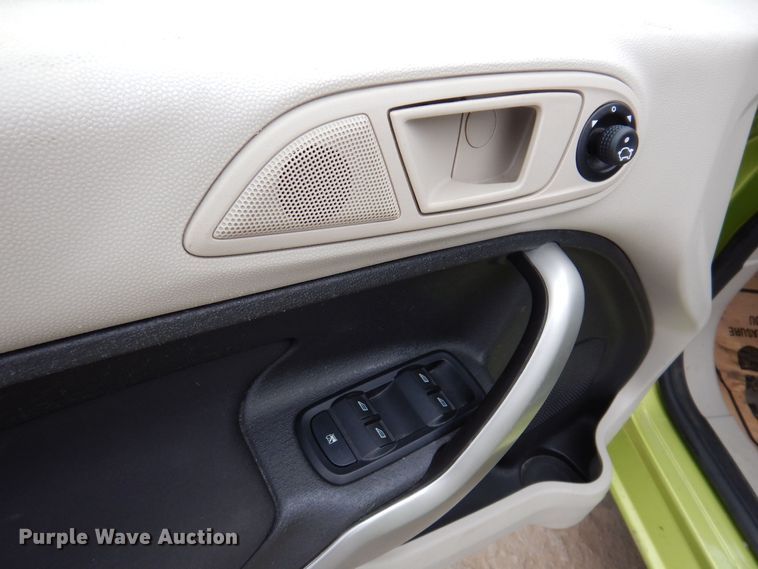 image for item IO9375 2011 Ford Fiesta SE