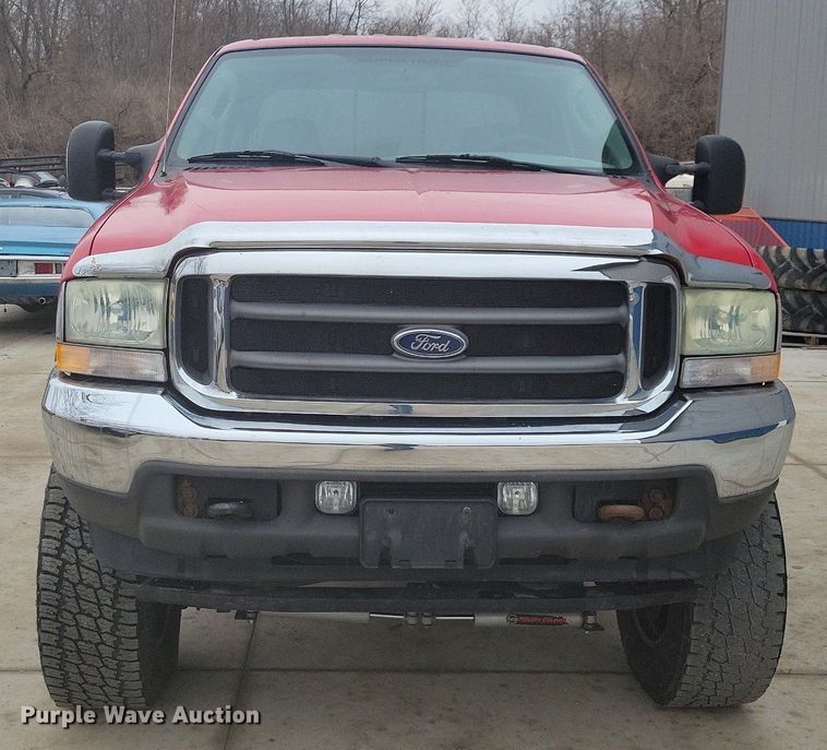 image for item IO9398 2004 Ford F250 Super Duty Lariat  Crew Cab pickup truck
