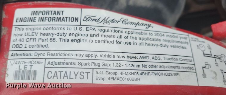 image for item IO9398 2004 Ford F250 Super Duty Lariat  Crew Cab pickup truck