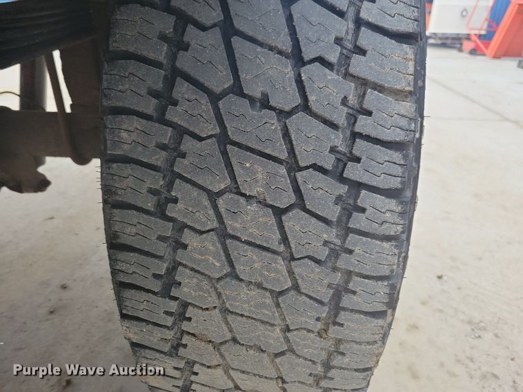 image for item IO9398 2004 Ford F250 Super Duty Lariat  Crew Cab pickup truck