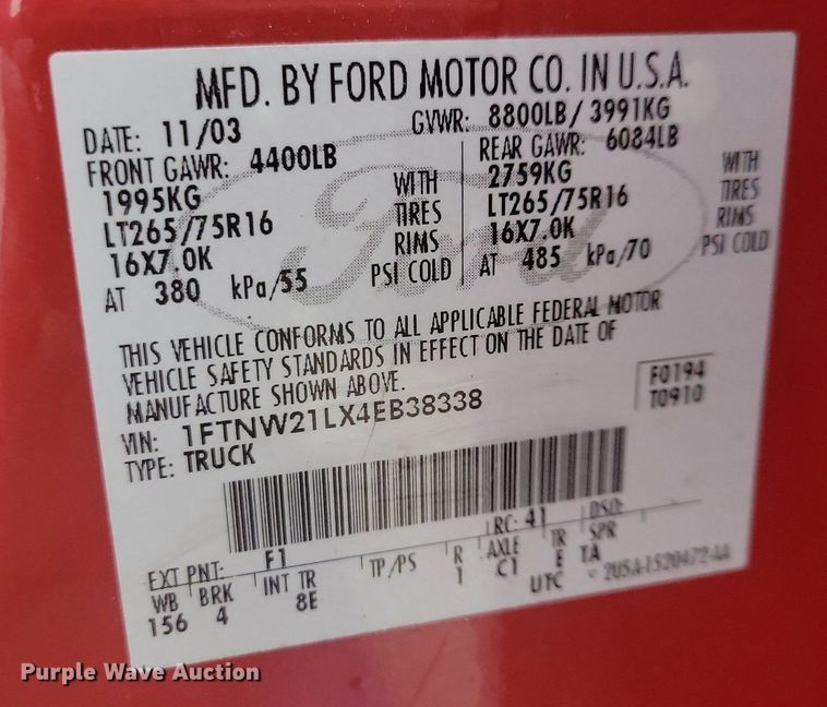 image for item IO9398 2004 Ford F250 Super Duty Lariat  Crew Cab pickup truck