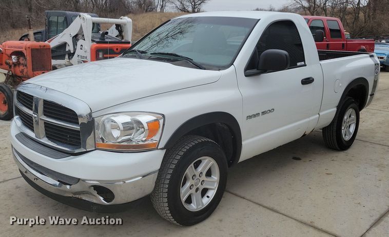 image for item IO9399 2006 Dodge Ram 1500 SLT  pickup truck