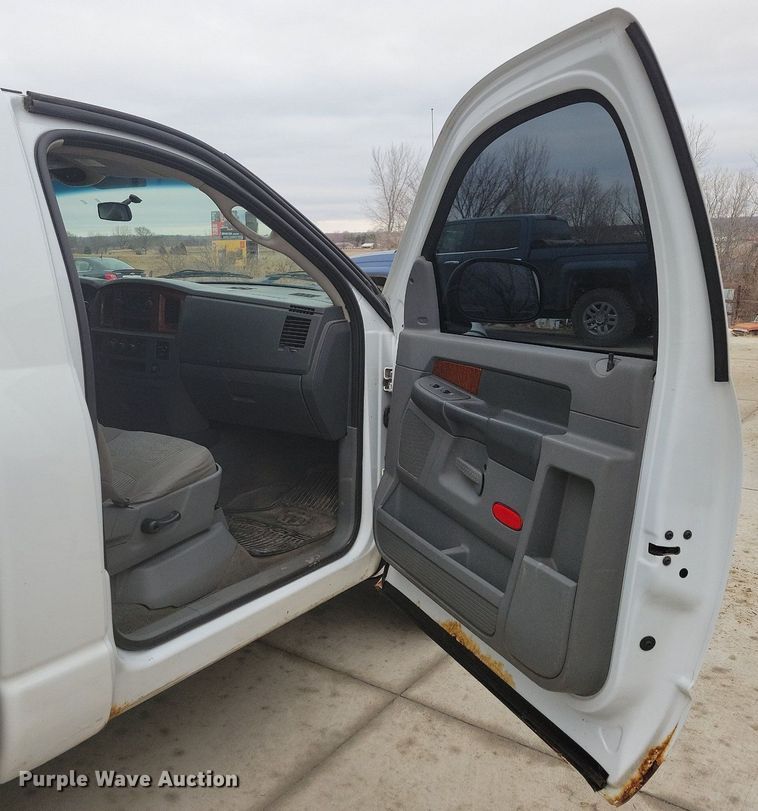 image for item IO9399 2006 Dodge Ram 1500 SLT  pickup truck