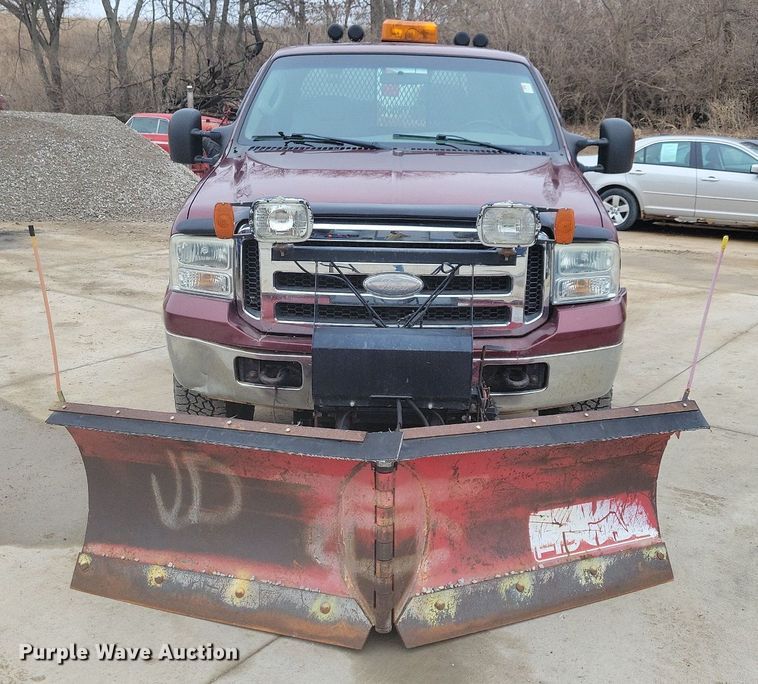image for item IO9400 2005 Ford F250 Super Duty XLT  SuperCab pickup truck