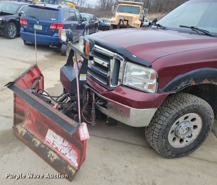 image for item IO9400 2005 Ford F250 Super Duty XLT  SuperCab pickup truck