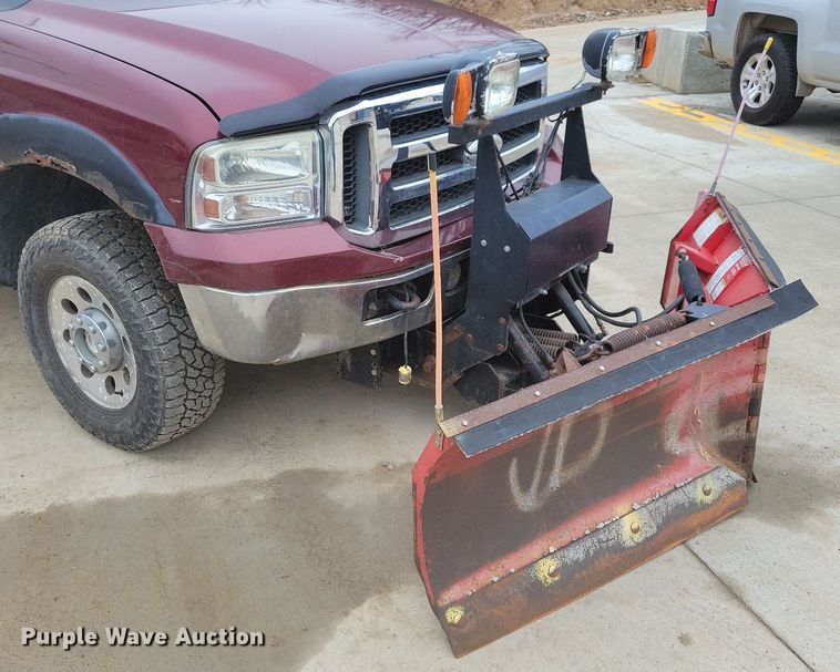 image for item IO9400 2005 Ford F250 Super Duty XLT  SuperCab pickup truck