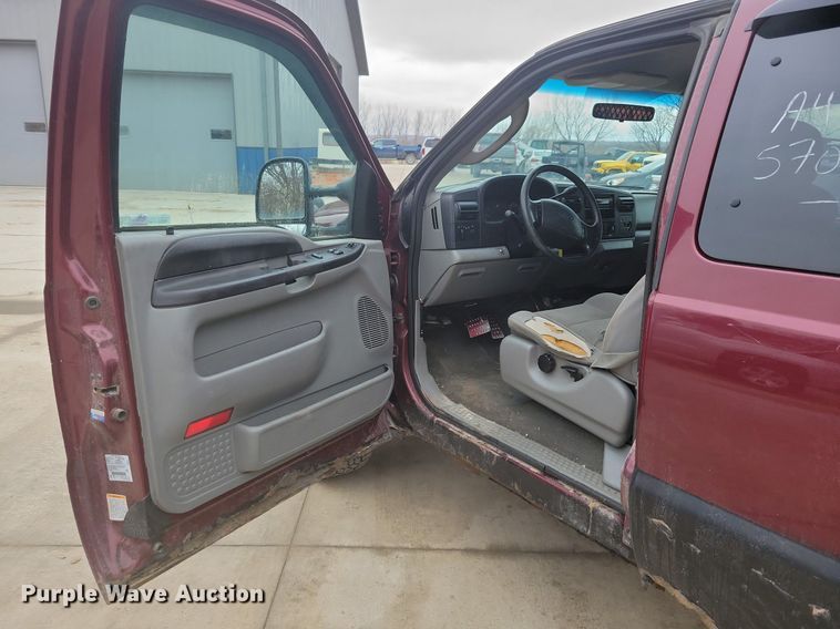 image for item IO9400 2005 Ford F250 Super Duty XLT  SuperCab pickup truck