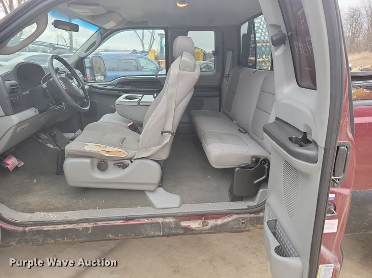 image for item IO9400 2005 Ford F250 Super Duty XLT  SuperCab pickup truck