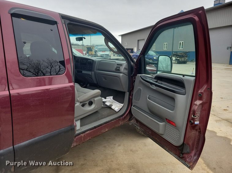 image for item IO9400 2005 Ford F250 Super Duty XLT  SuperCab pickup truck