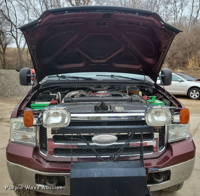 image for item IO9400 2005 Ford F250 Super Duty XLT  SuperCab pickup truck