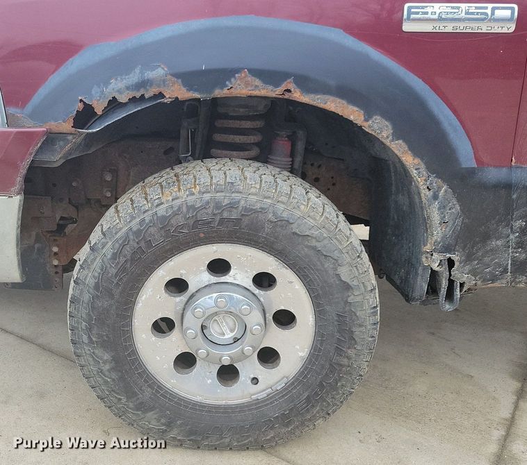 image for item IO9400 2005 Ford F250 Super Duty XLT  SuperCab pickup truck