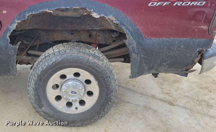 image for item IO9400 2005 Ford F250 Super Duty XLT  SuperCab pickup truck