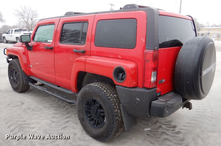 image for item IO9402 2006 Hummer H3  SUV