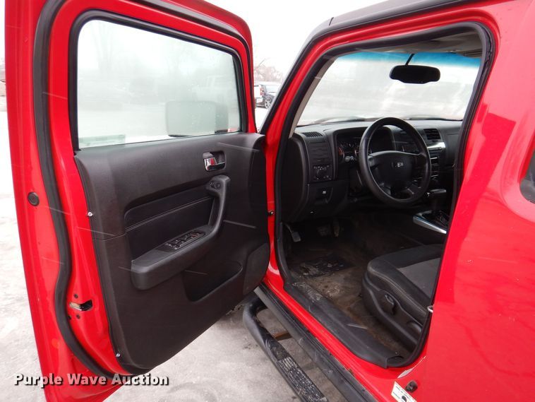 image for item IO9402 2006 Hummer H3  SUV