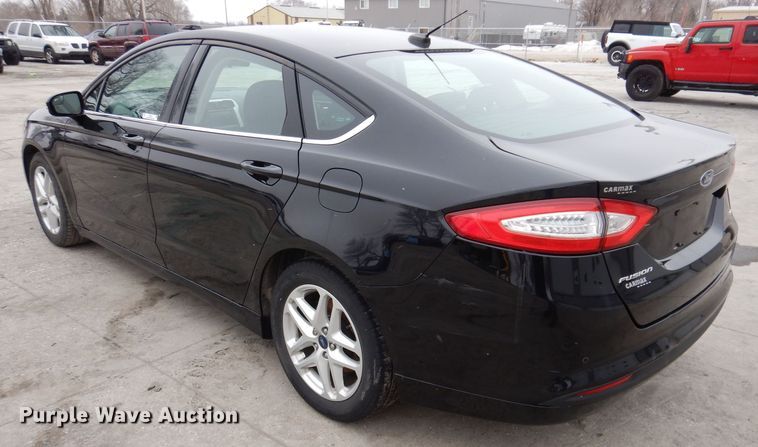 image for item IO9403 2016 Ford Fusion