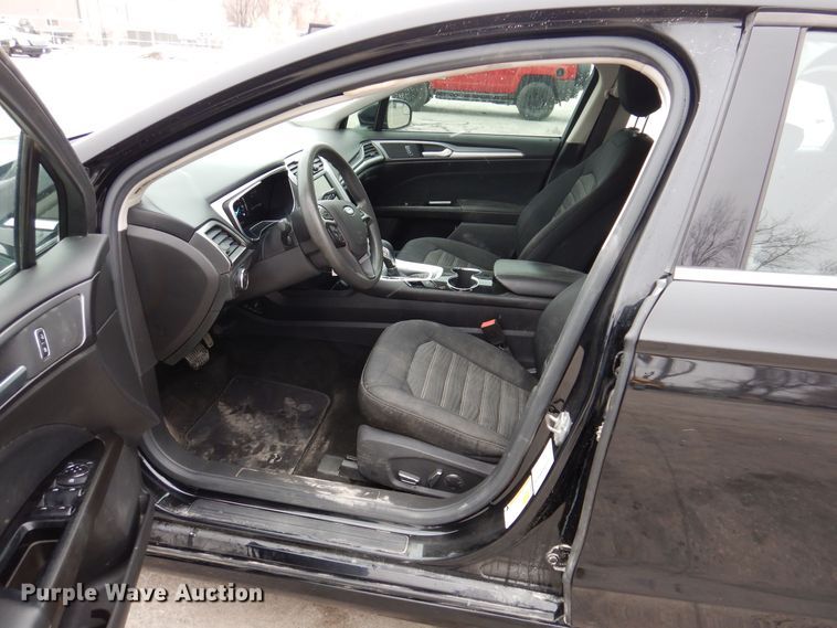 image for item IO9403 2016 Ford Fusion