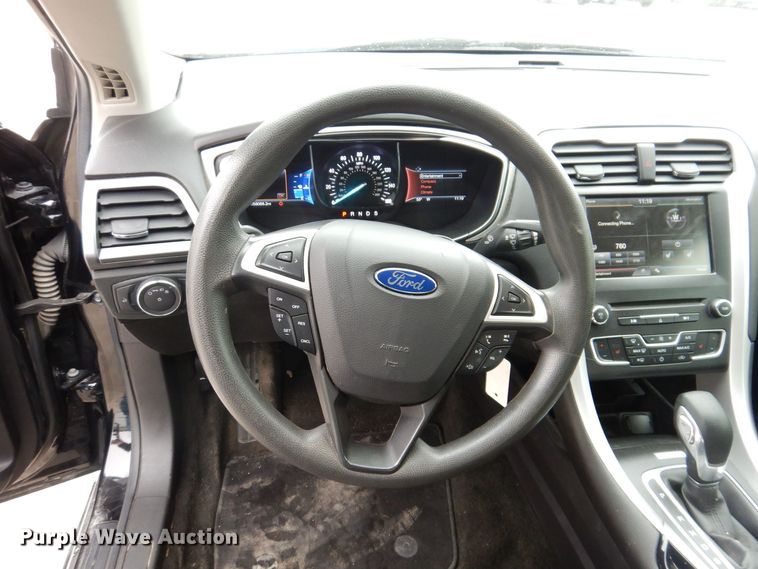 image for item IO9403 2016 Ford Fusion