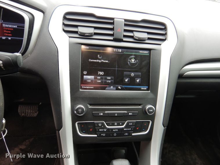 image for item IO9403 2016 Ford Fusion