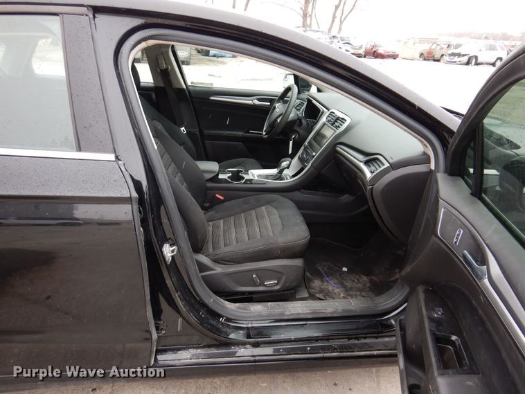 image for item IO9403 2016 Ford Fusion