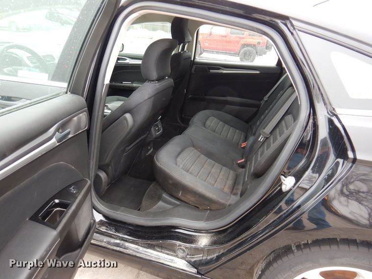 image for item IO9403 2016 Ford Fusion