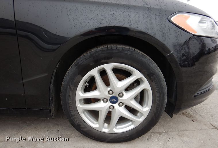 image for item IO9403 2016 Ford Fusion