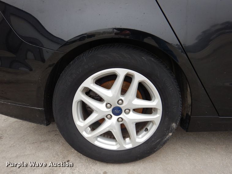 image for item IO9403 2016 Ford Fusion