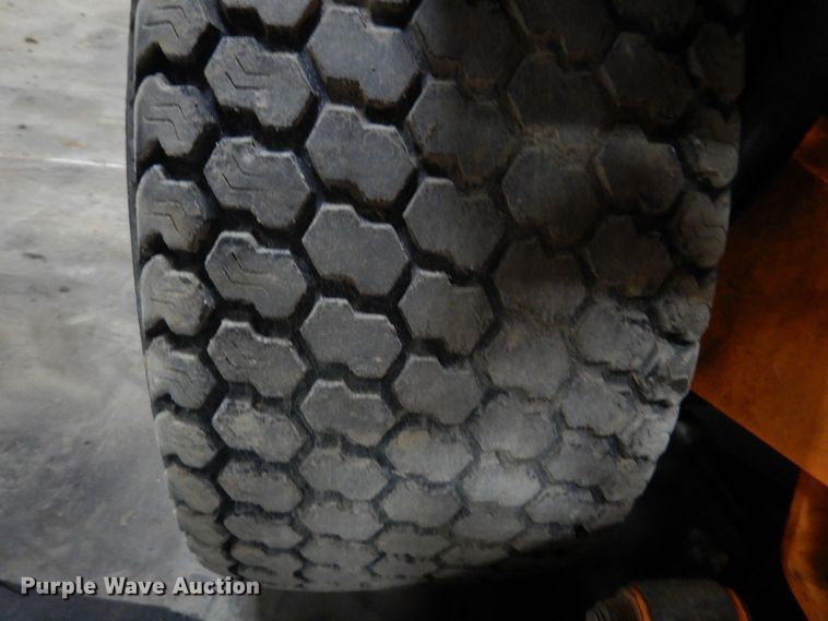 image for item IO9416 2018 Scag V-Ride II  ZTR lawn mower