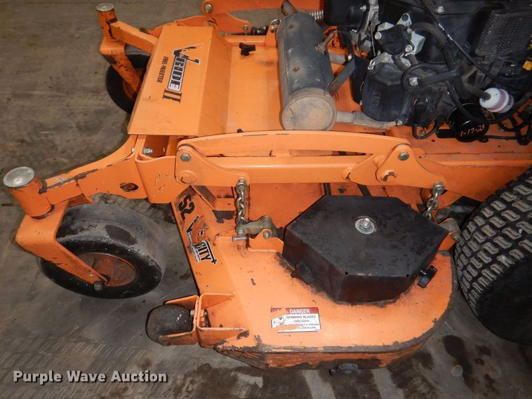 image for item IO9417 2018 Scag V-Ride II  ZTR lawn mower