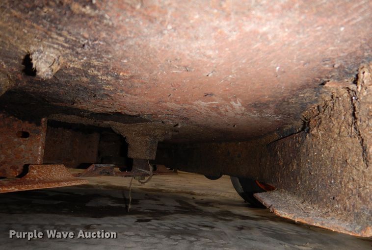 image for item IO9417 2018 Scag V-Ride II  ZTR lawn mower