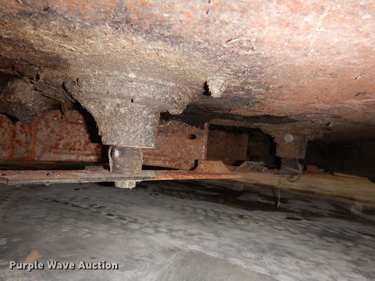 image for item IO9417 2018 Scag V-Ride II  ZTR lawn mower