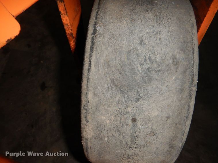 image for item IO9417 2018 Scag V-Ride II  ZTR lawn mower