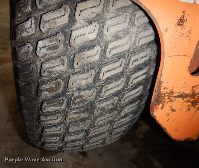 image for item IO9417 2018 Scag V-Ride II  ZTR lawn mower