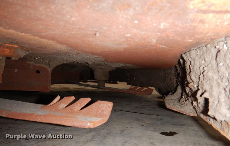 image for item IO9419 2018 Scag V-Ride II  ZTR lawn mower