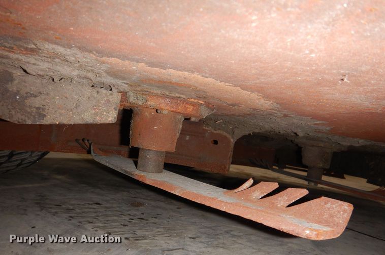 image for item IO9419 2018 Scag V-Ride II  ZTR lawn mower