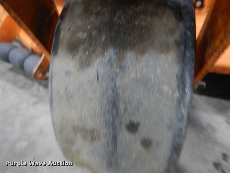 image for item IO9419 2018 Scag V-Ride II  ZTR lawn mower