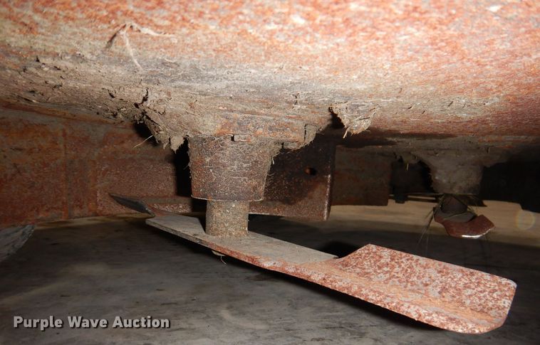 image for item IO9421 2018 Scag V-Ride II  ZTR lawn mower