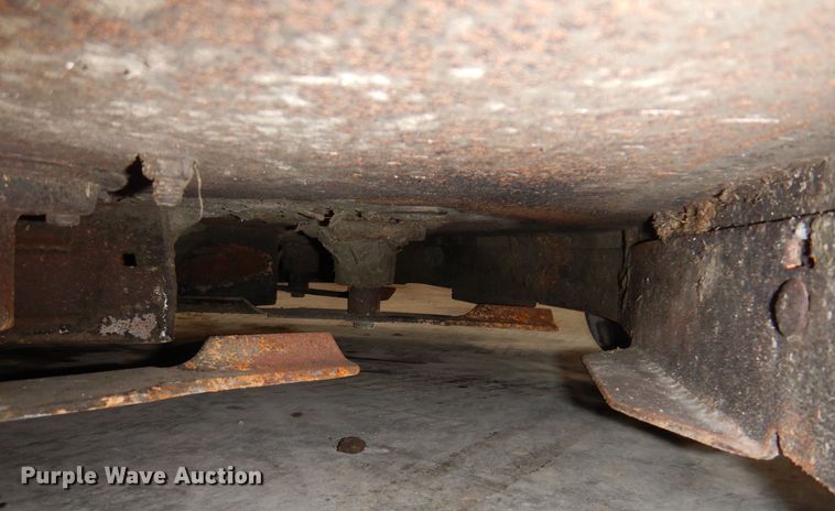 image for item IO9422 2018 Scag V-Ride II  ZTR lawn mower