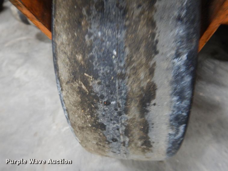 image for item IO9422 2018 Scag V-Ride II  ZTR lawn mower